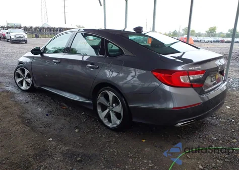2018 Honda Accord Touring 2.0T из США, поврежденный, VIN 1HGCV2F90JA045517